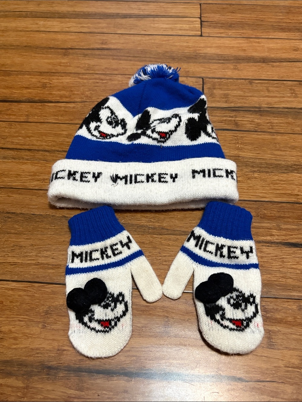 VTG Walt Disney Company Mickey Mouse Aqvila Knit Pompoms Kids Hat & Gloves USA